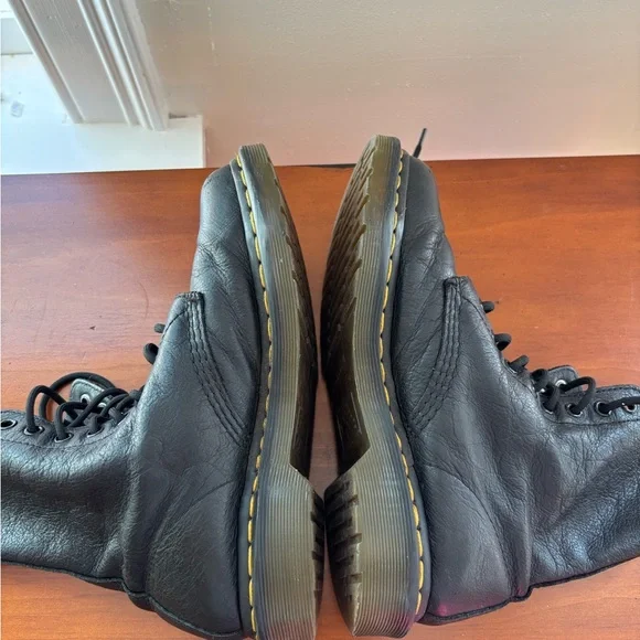 Dr. Martens Black Leather Boots size 7 - Picture 8 of 8